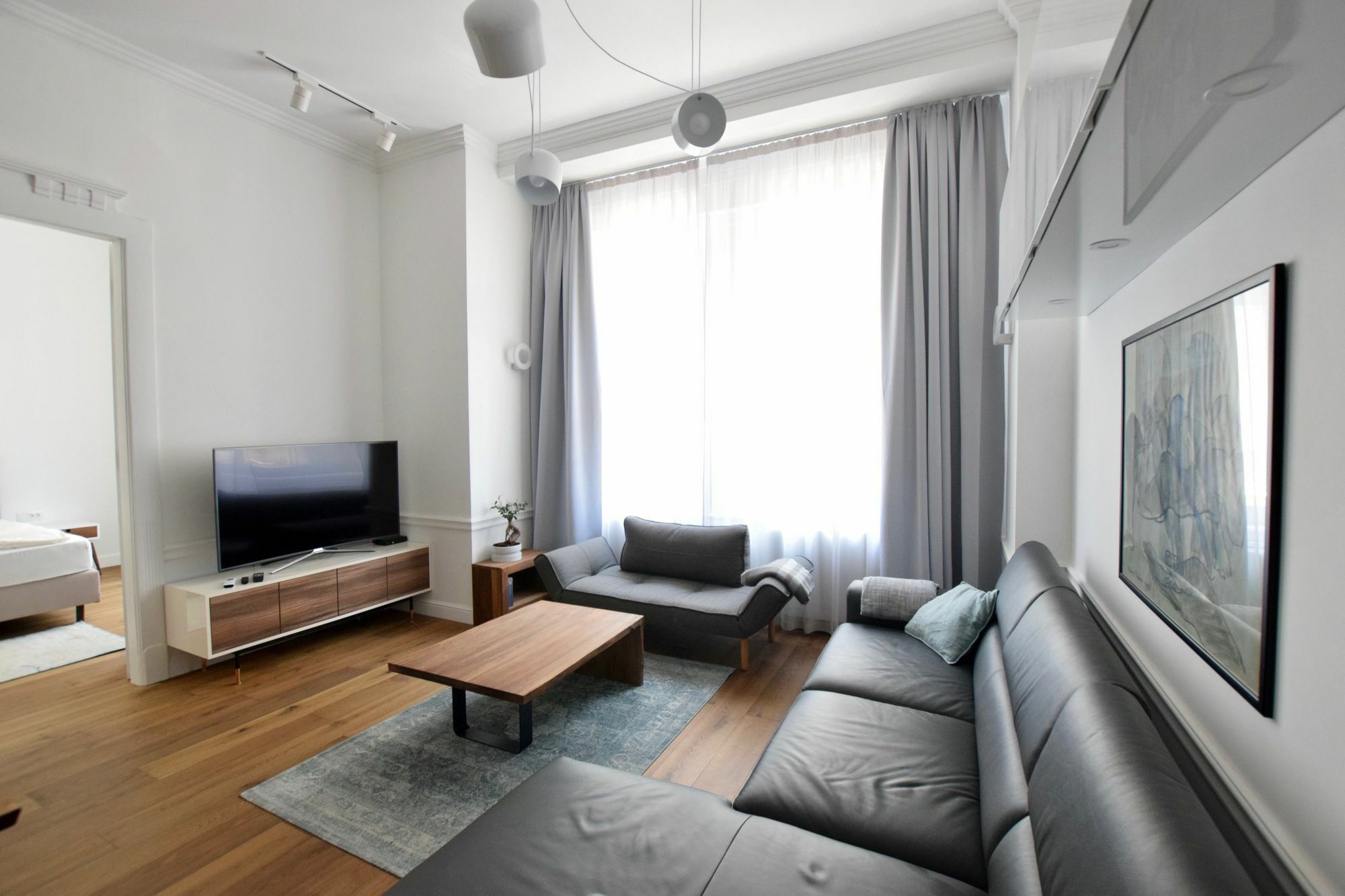 Hi5 - Luxury Suits * Budapest