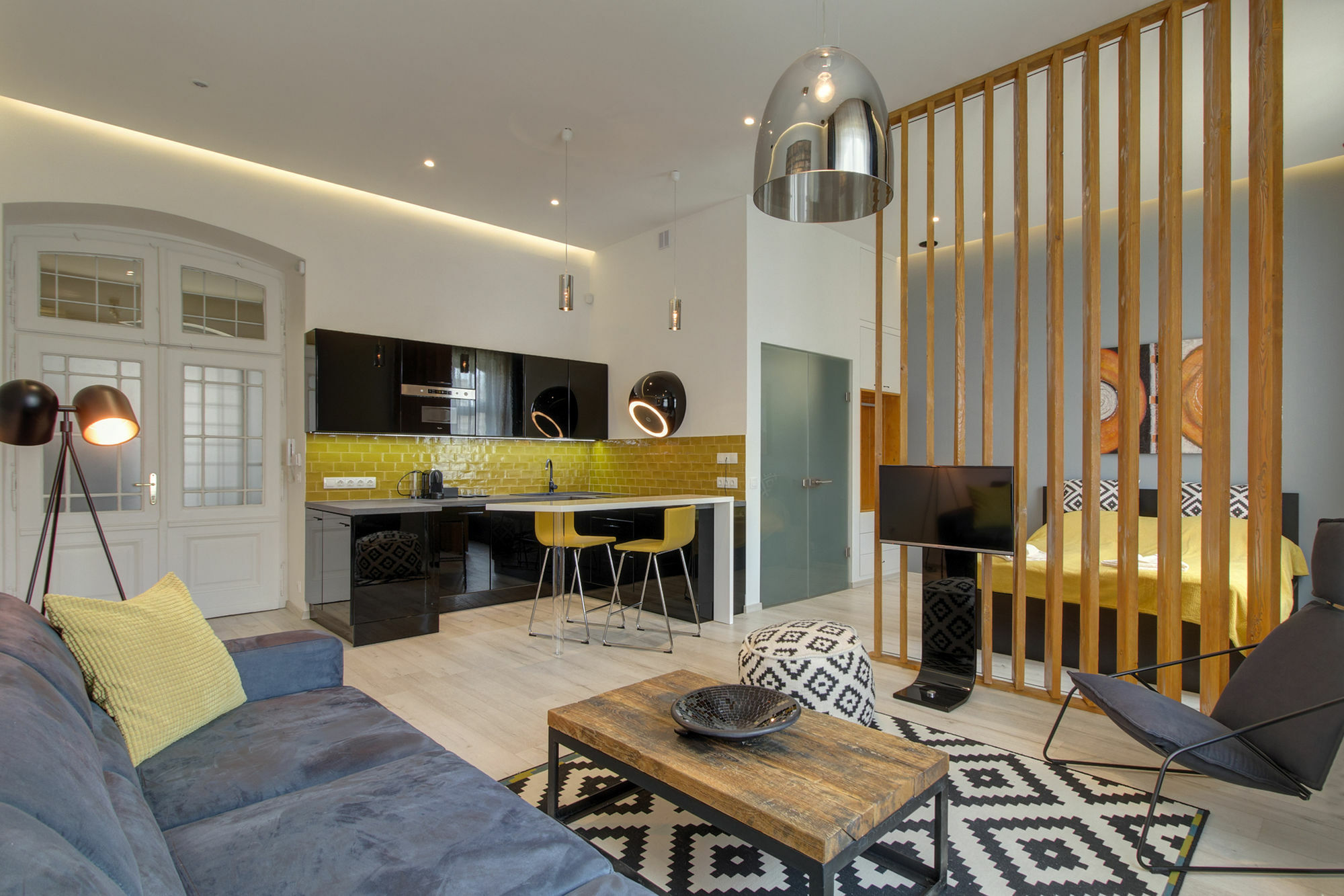 Hi5 - Luxury Suits * Budapest
