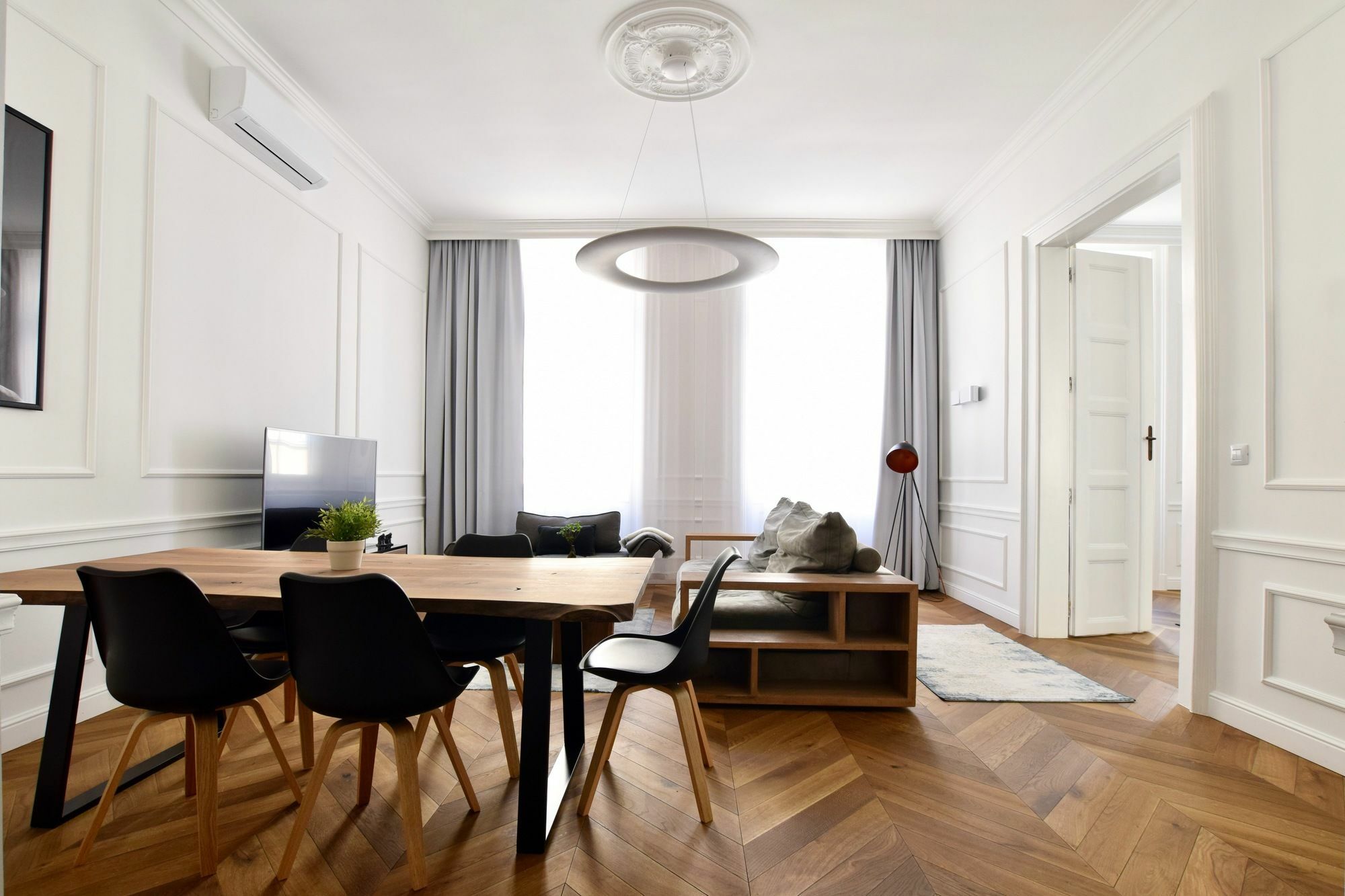 Hi5 - Luxury Suits Apartment *