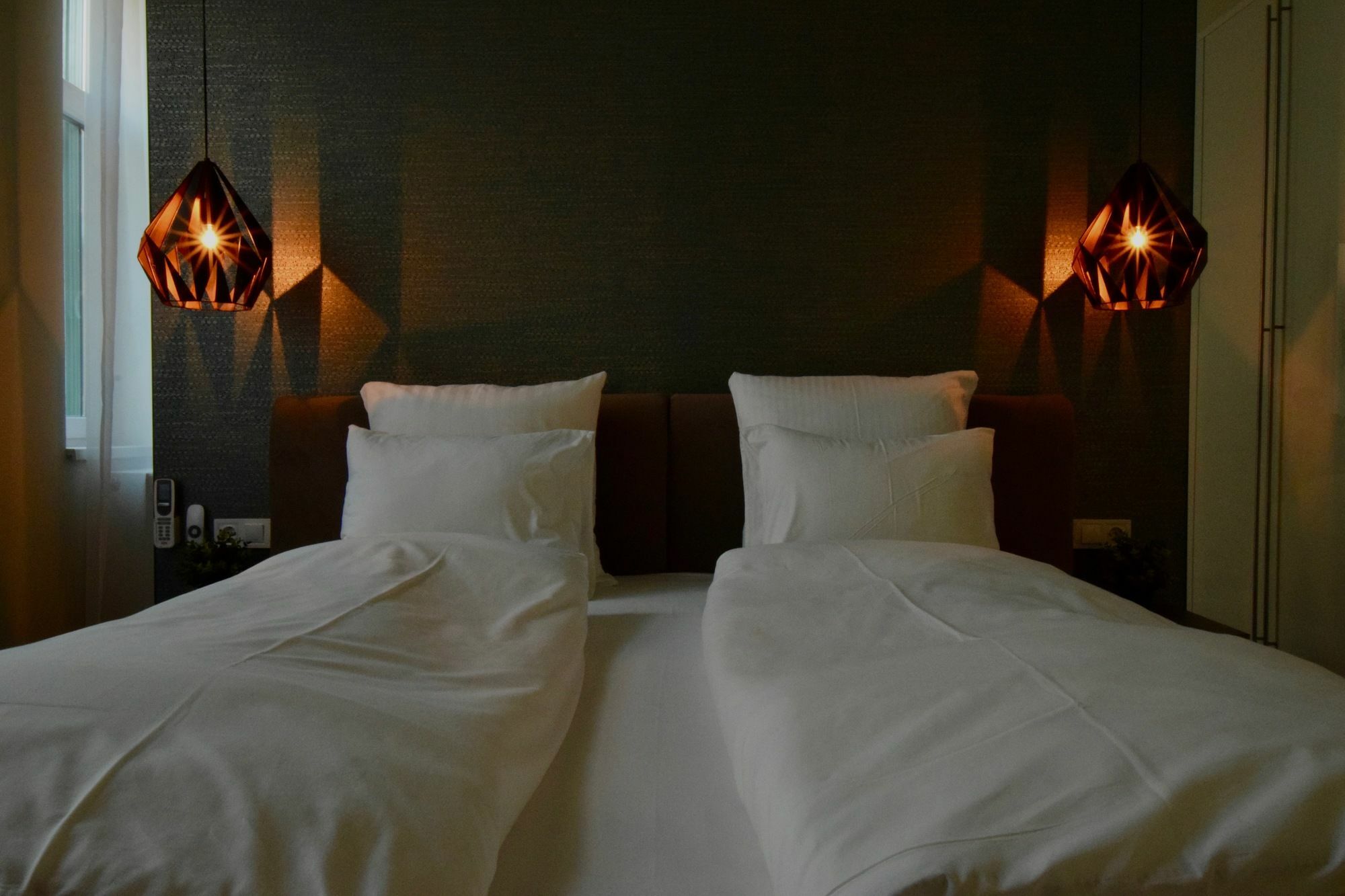Hi5 - Luxury Suits * Budapest