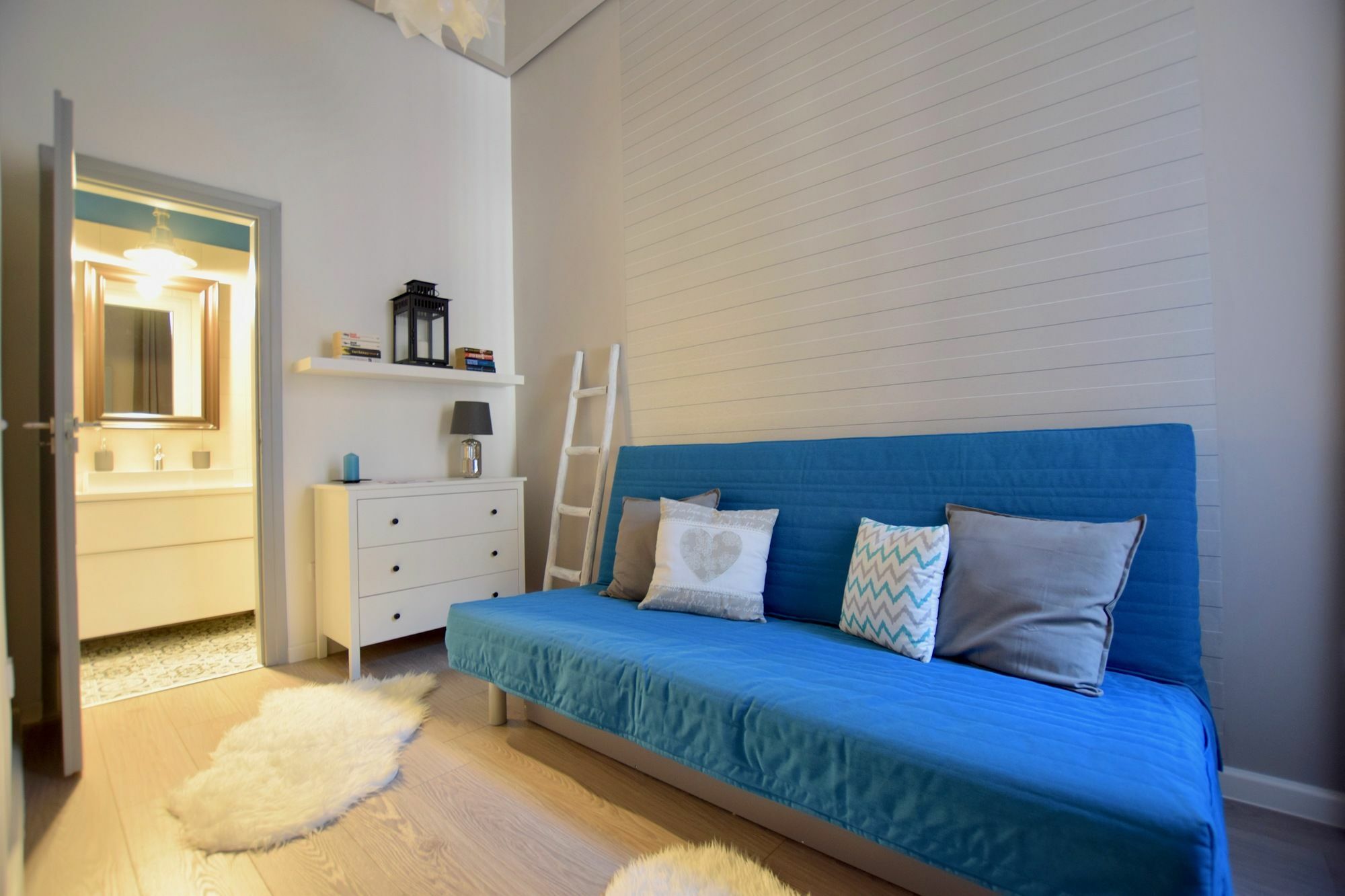 Hi5 - Luxury Suits Apartment
