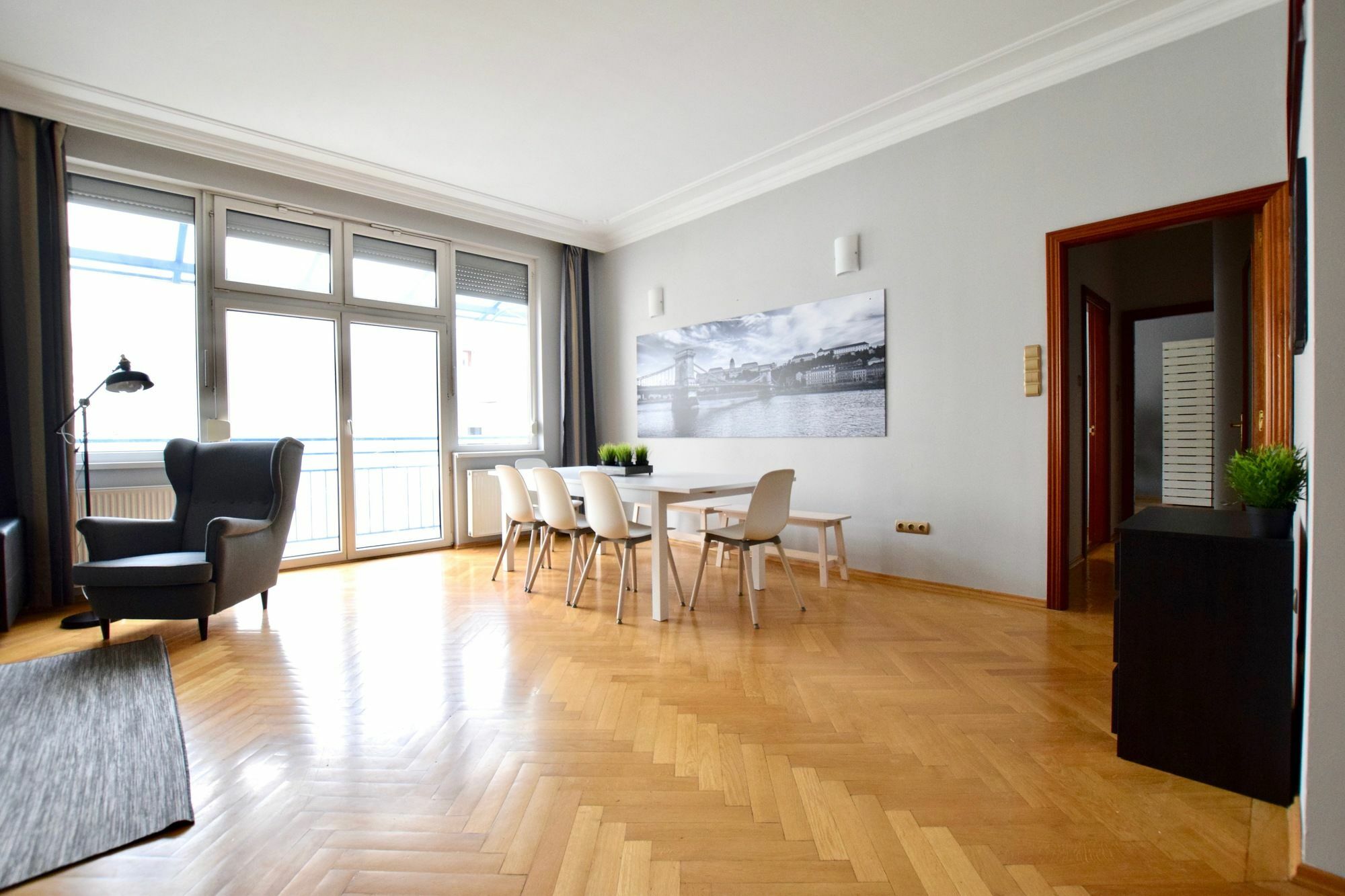 Hi5 - Luxury Suits * Budapest