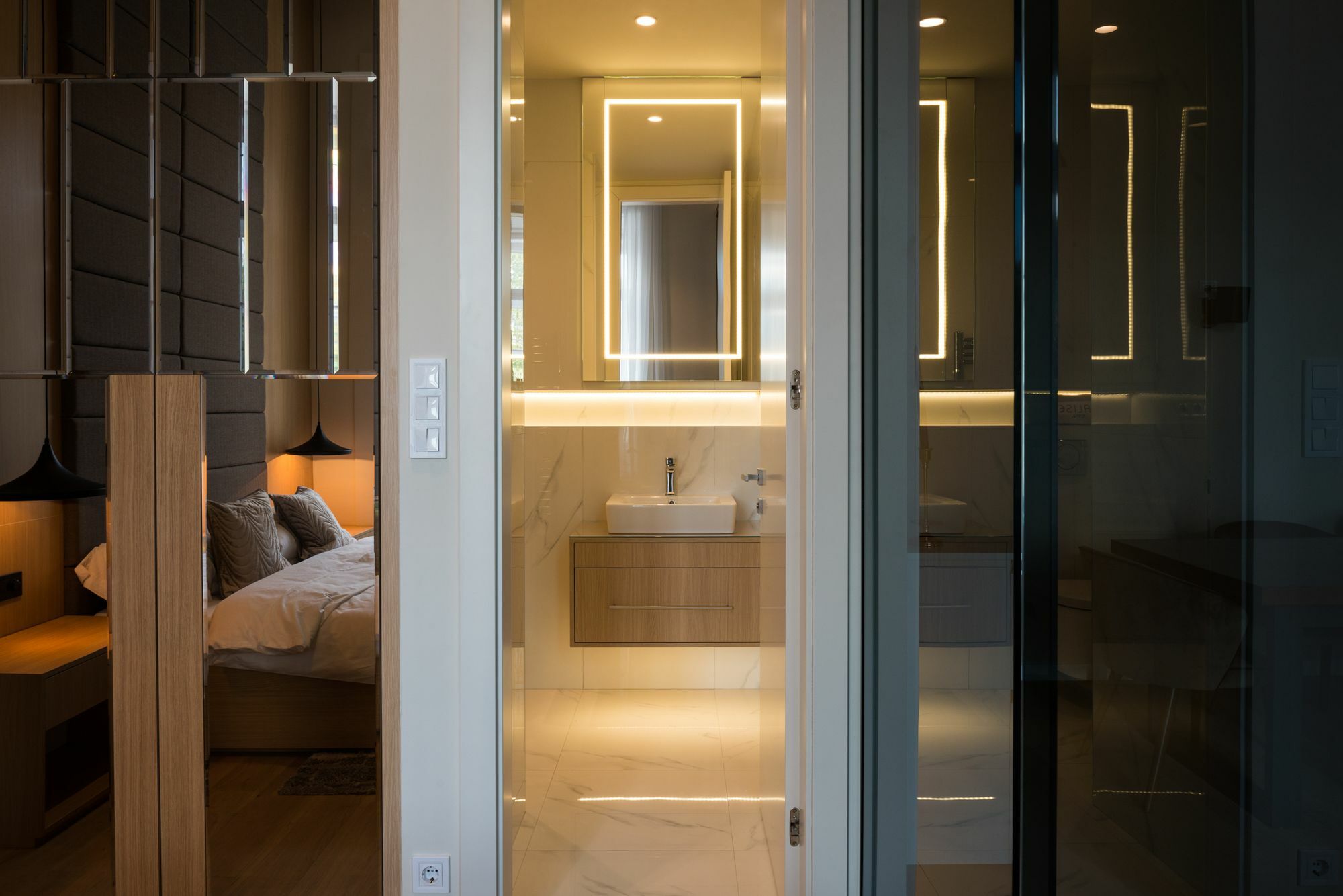 Hi5 - Luxury Suits Apartment Budapest