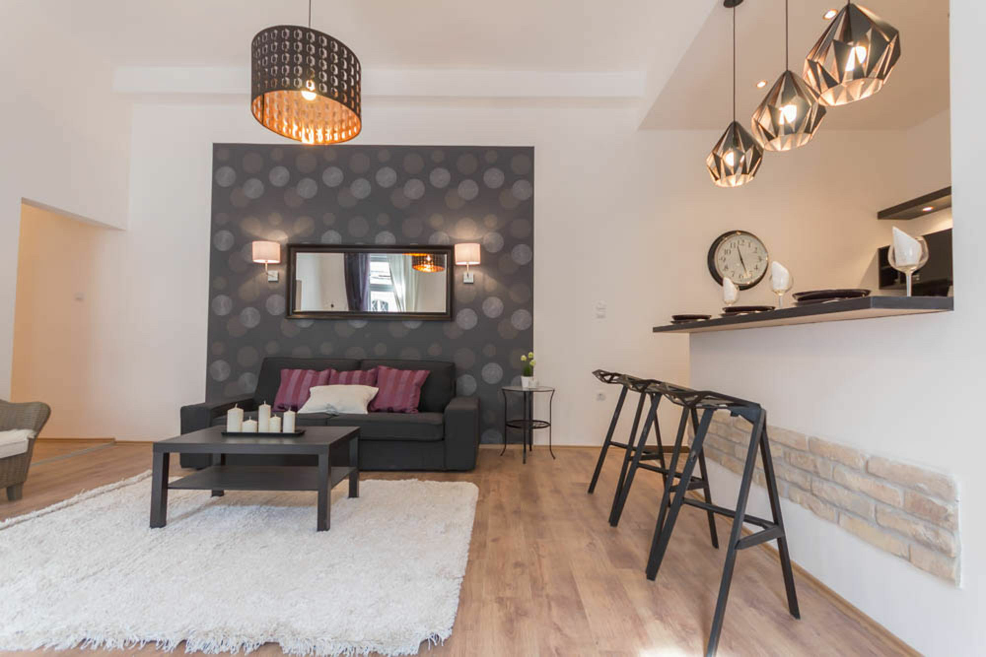 Hi5 - Luxury Suits * Budapest